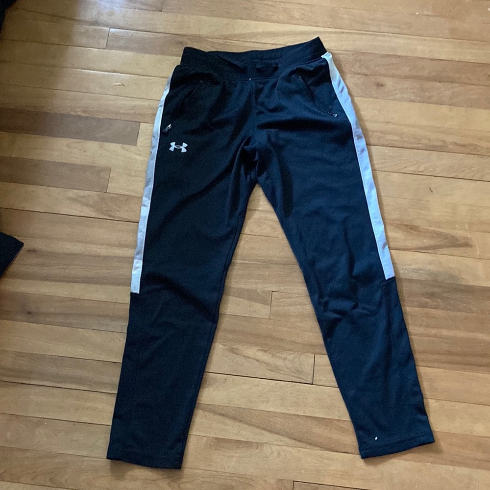 Under Armour Boys size large joggers